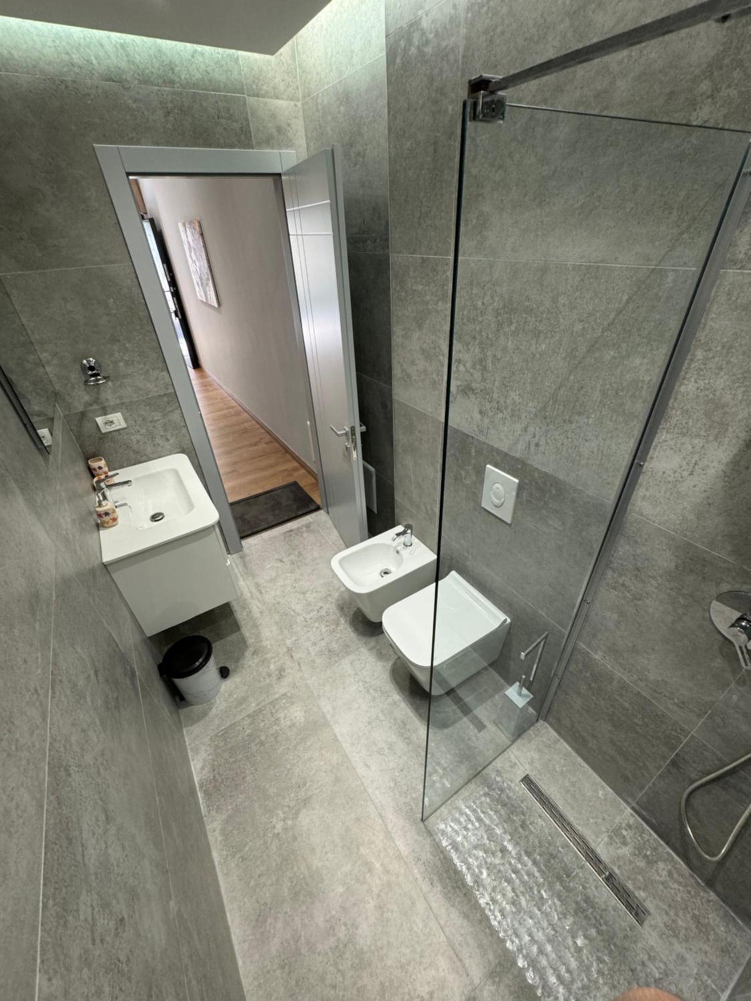 Centrepoint Stylish Apartment Tiranë Luaran gambar